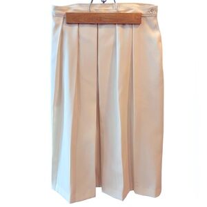 Elegant Cream Pleated A-Line Skirt with Two Side Pockets by Avon.  Size = 7/8.
